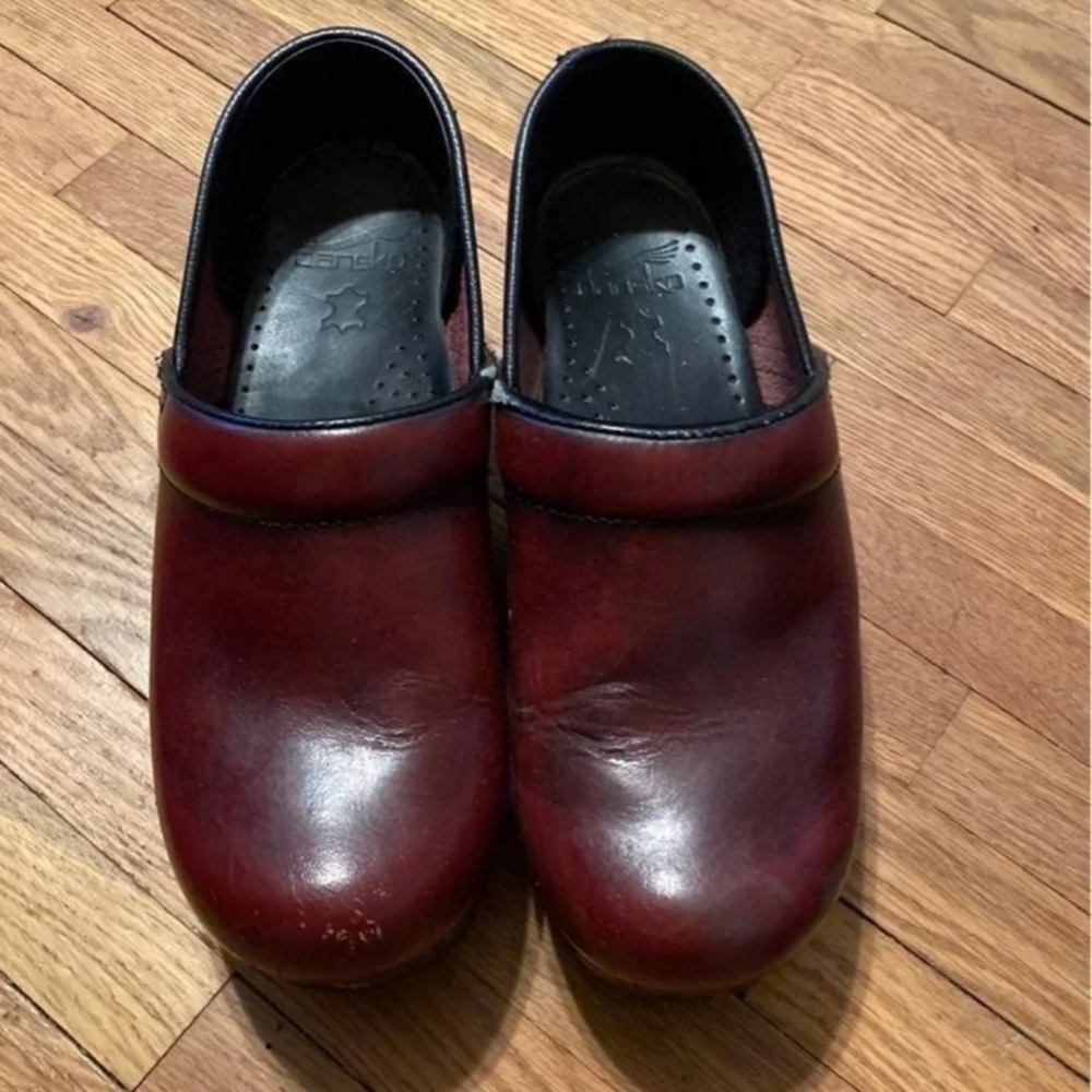 Nursing shoes
